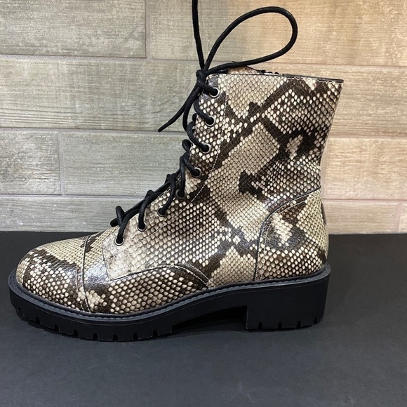 Chelsea & Violet- Size 9.5- Snake Skin Print - Picture 7 of 9